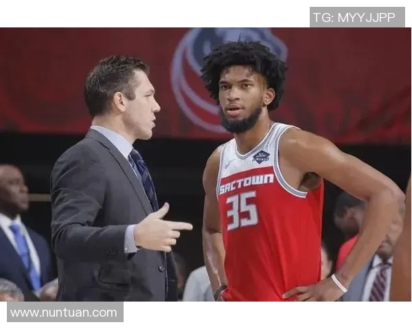 希尔德开场穿错短裤引发尴尬暂停期间急返更衣室更换装备 希尔德开场穿错短裤引发尴尬暂停期间急返更衣室更换装备